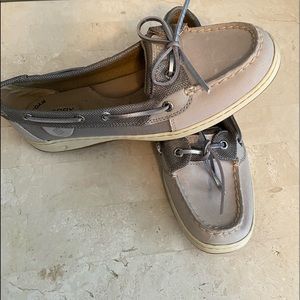 Sperry size 9
